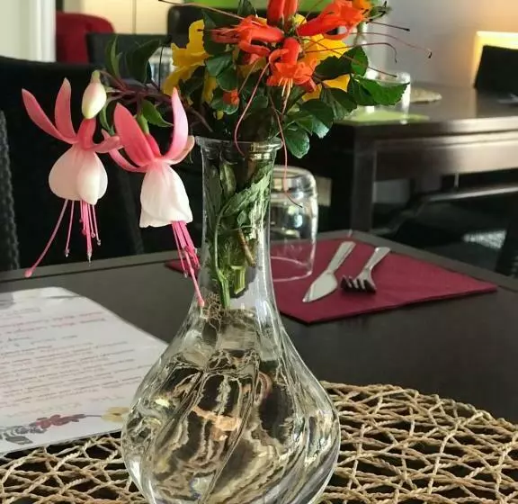 ペンション Villa Alessandra Rooms & Restaurant