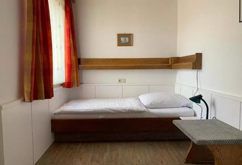 Retkeilymaja Gasthof Zum Bären