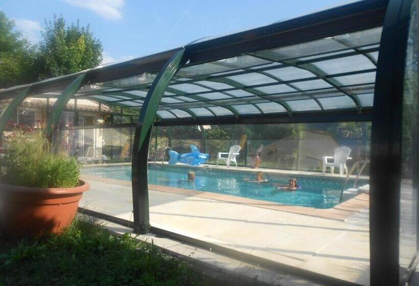 민박 Chambre Familiale Le Pêcher