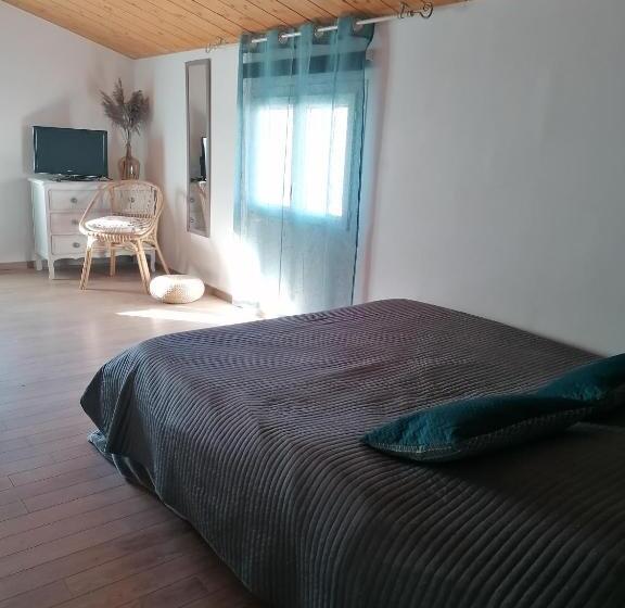 민박 Chambre Familiale Le Pêcher