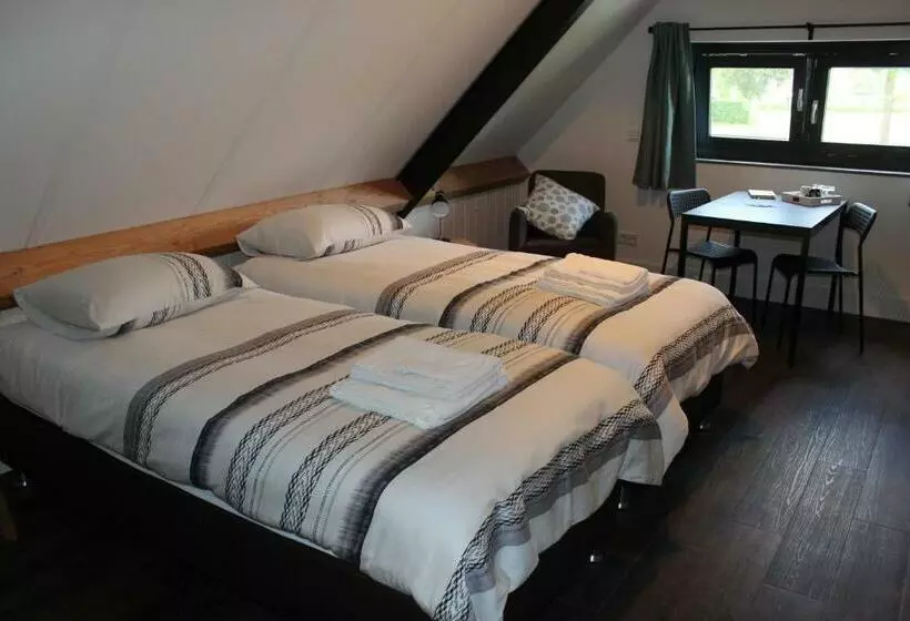 تختخواب و صبحانه De Weije Wereld