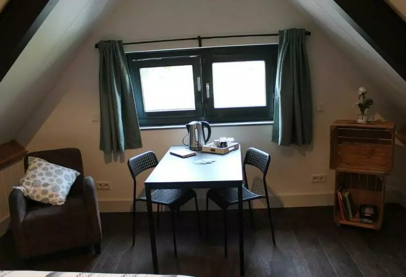 تختخواب و صبحانه De Weije Wereld