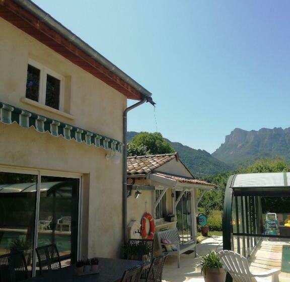 민박 Chambre Familiale Le Pêcher