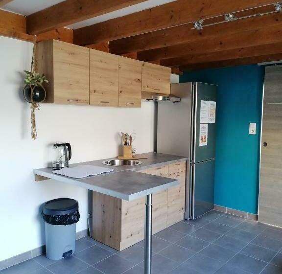 민박 Chambre Familiale Le Pêcher