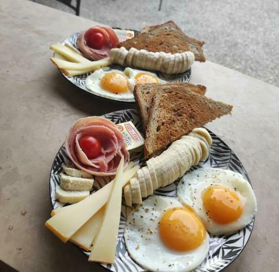 민박 Chambre Familiale Le Pêcher