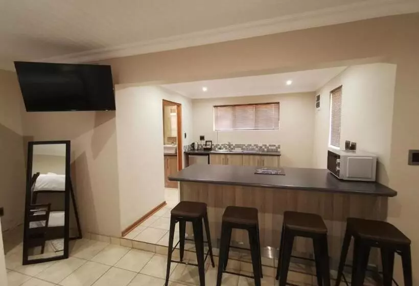 Aamiaismajoitus (B&B) Guest Suites On Connor