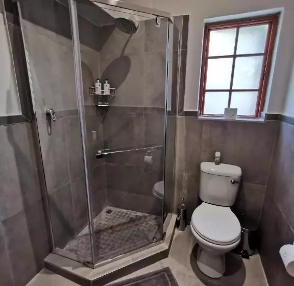 Aamiaismajoitus (B&B) Guest Suites On Connor