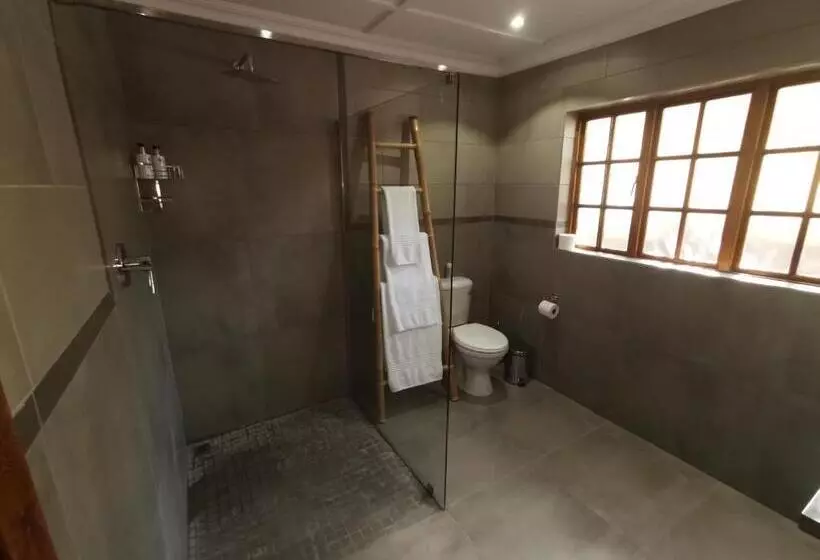 Aamiaismajoitus (B&B) Guest Suites On Connor