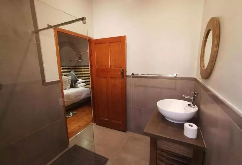 Aamiaismajoitus (B&B) Guest Suites On Connor