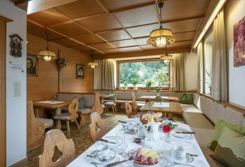 Aamiaismajoitus (B&B) Haus Kreidl