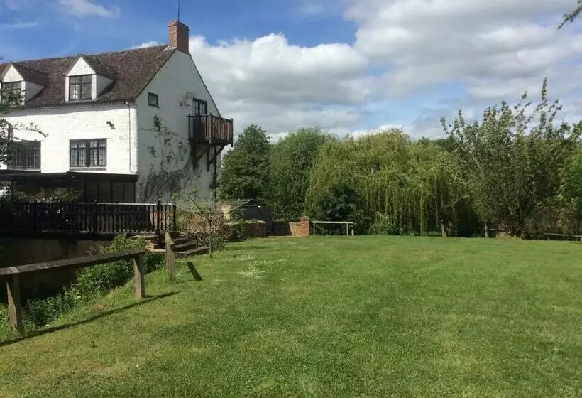 تختخواب و صبحانه The Old Mill