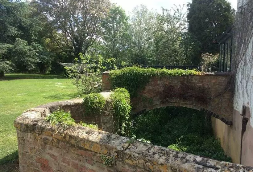 تختخواب و صبحانه The Old Mill