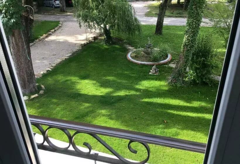 پانسیون La Chapelle