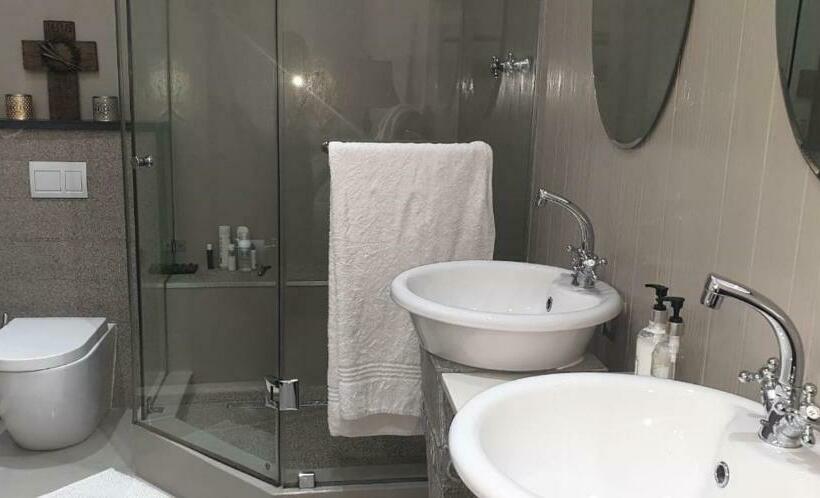 پانسیون Ladera Vista Self Catering Guesthouse