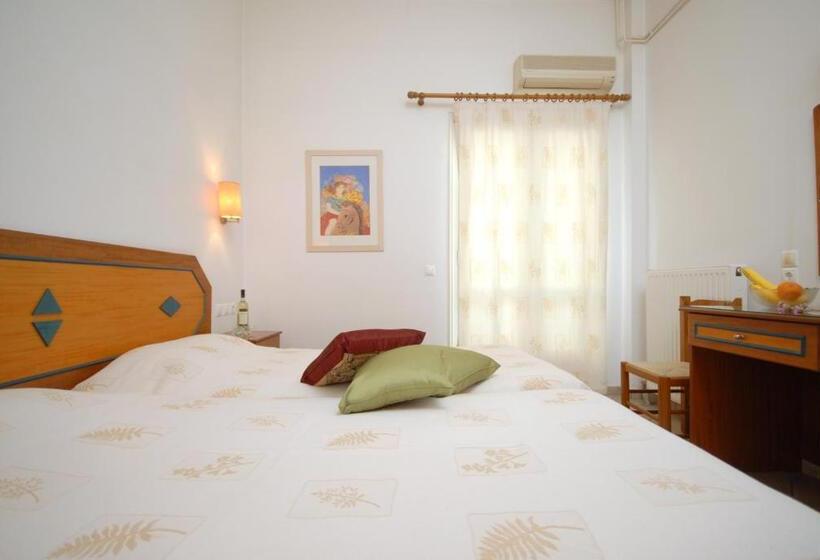 Barbouni Hotel & Studios