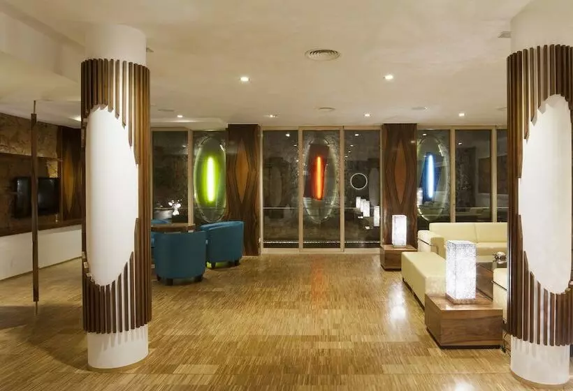 Отель Ako Suites