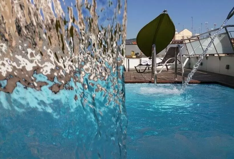 Отель Ako Suites