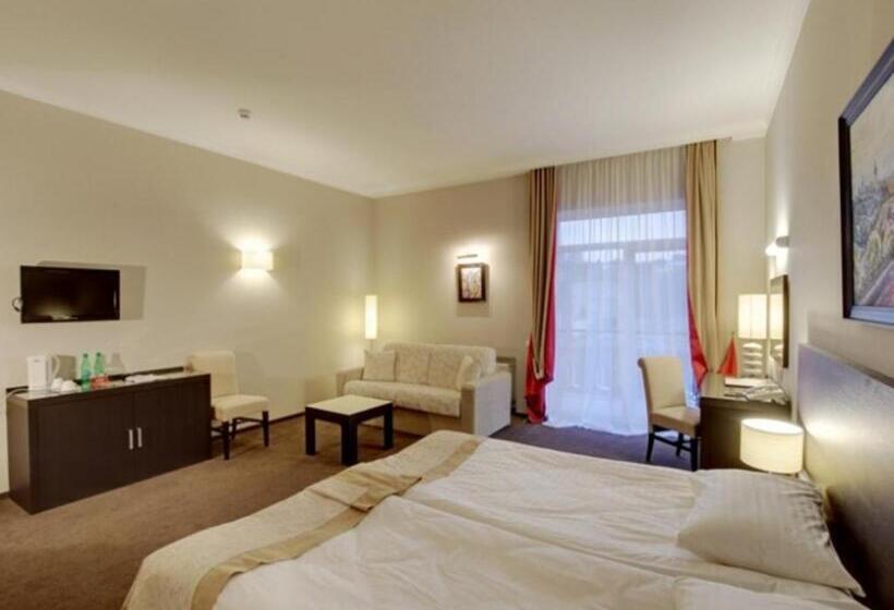 هتل Optima Collection Troitska