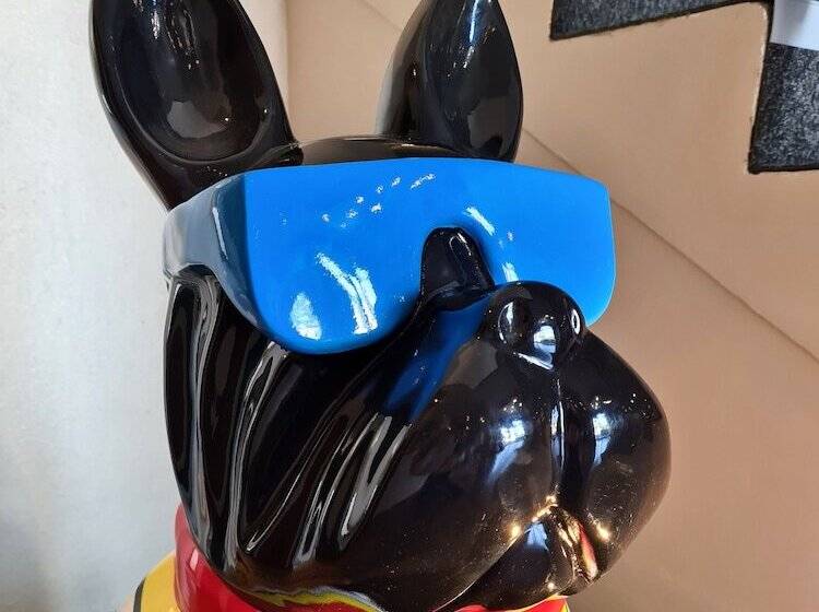 هتل The Originals City, Hôtel Marseille Aéroport