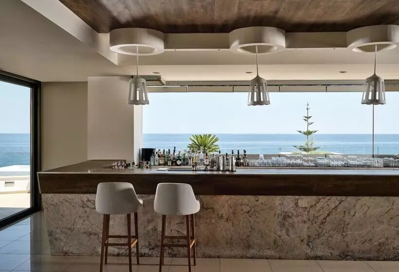 منتجع The Royal Blue