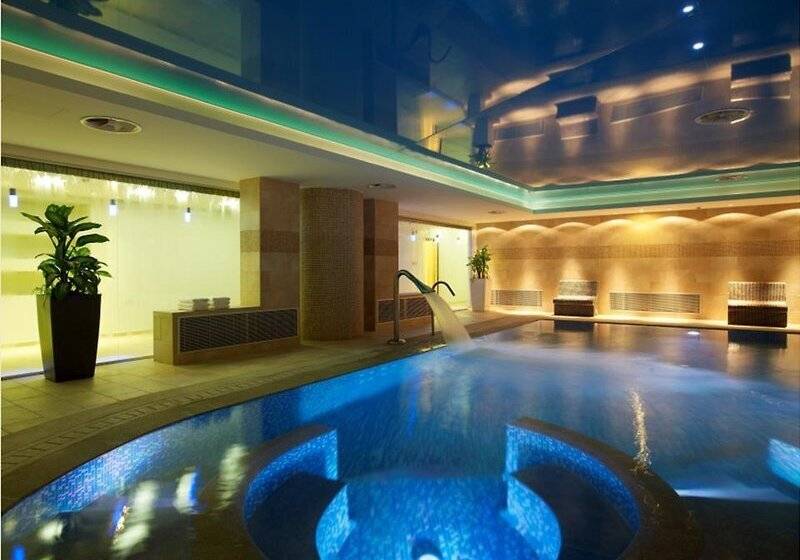 渡假胜地 The Royal Blue