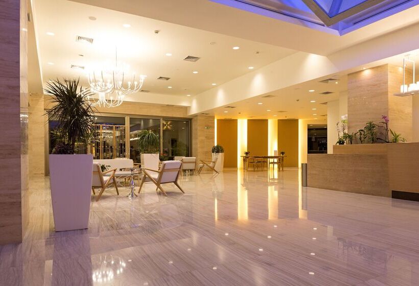 渡假胜地 The Royal Blue