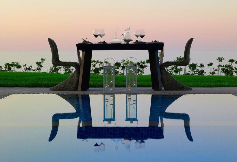 渡假胜地 The Royal Blue