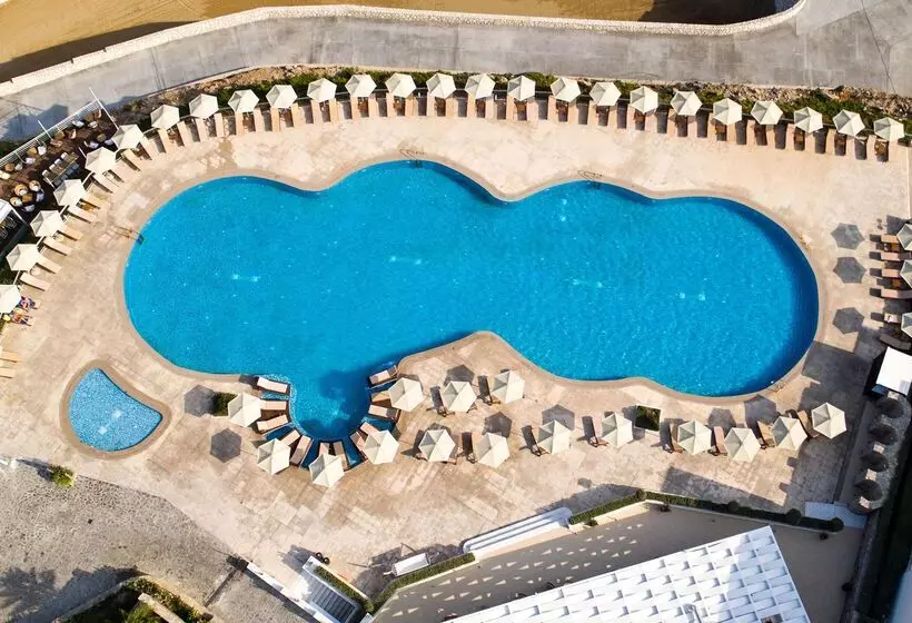 منتجع The Royal Blue