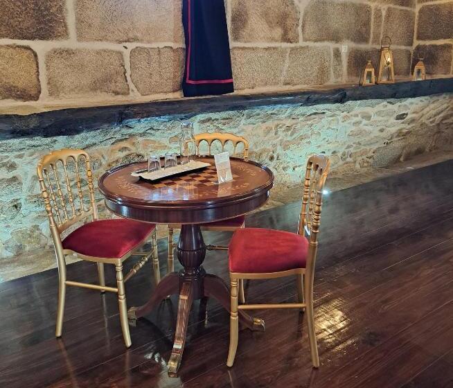 فندق Solar De Almeidinha