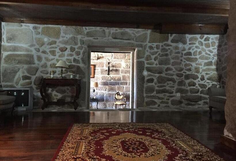 فندق Solar De Almeidinha