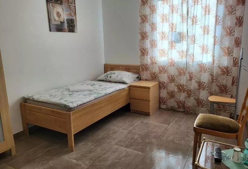 Majatalo Seelze Letter Monteurzimmer / Apartment / Messezimmer