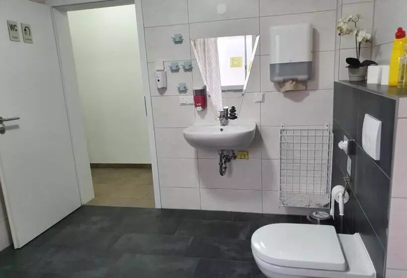 Majatalo Seelze Letter Monteurzimmer / Apartment / Messezimmer