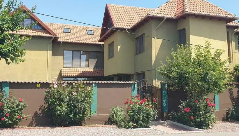 Majatalo Villa Mugur