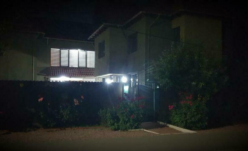 膳宿费 Villa Mugur