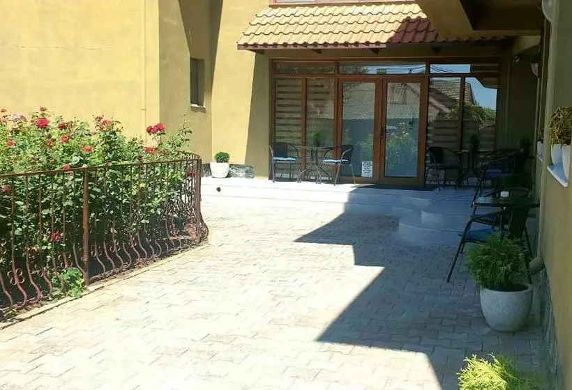 Majatalo Villa Mugur