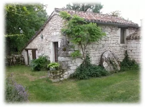 Aamiaismajoitus (B&B) Ferme De Laspeyrières