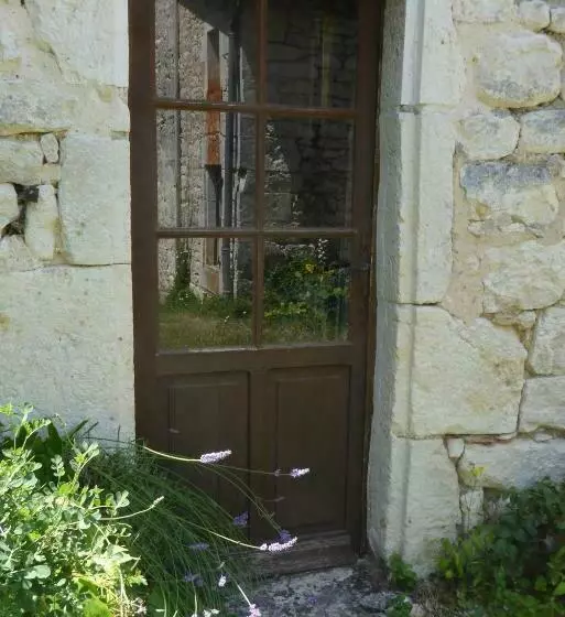 Aamiaismajoitus (B&B) Ferme De Laspeyrières