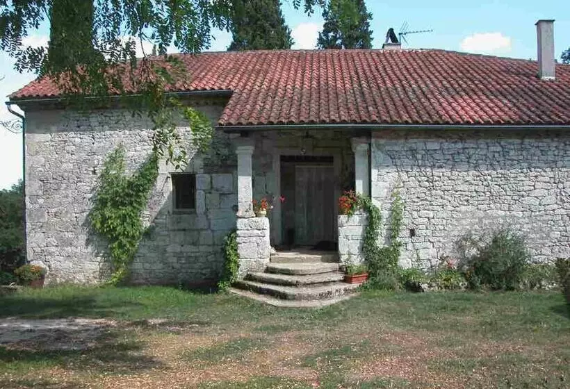 Aamiaismajoitus (B&B) Ferme De Laspeyrières
