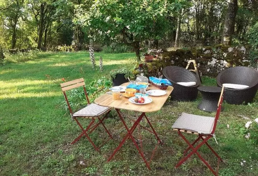 Aamiaismajoitus (B&B) Ferme De Laspeyrières