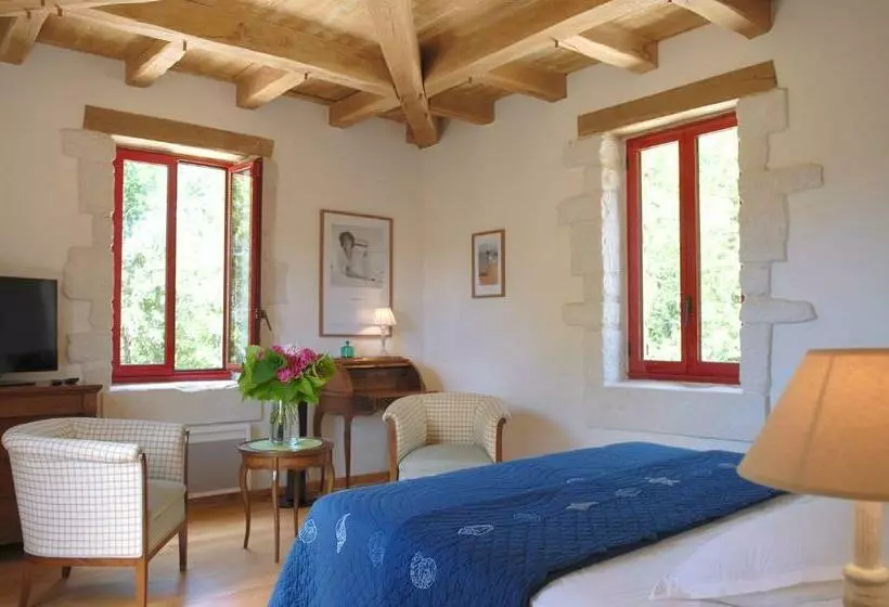 Aamiaismajoitus (B&B) Le Manoir Du Rocher