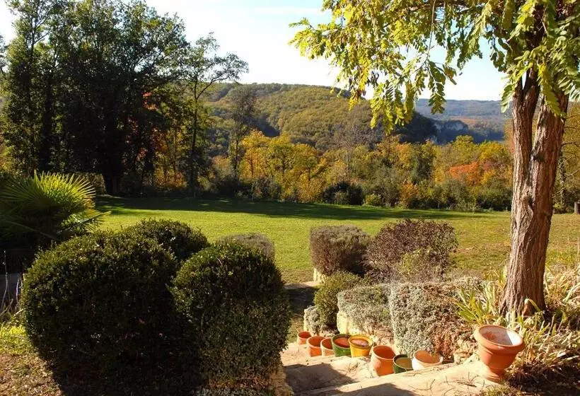 Aamiaismajoitus (B&B) Le Manoir Du Rocher