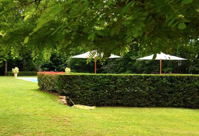 Aamiaismajoitus (B&B) Le Manoir Du Rocher