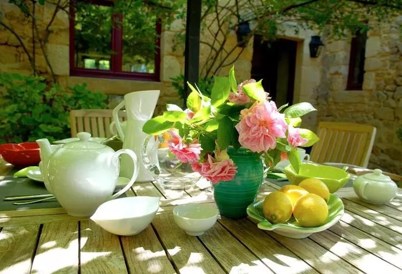 Aamiaismajoitus (B&B) Le Manoir Du Rocher