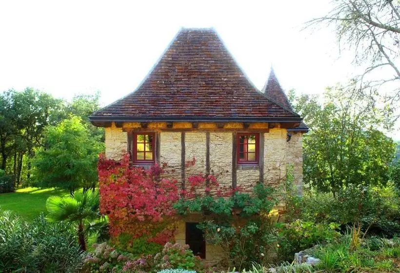 Aamiaismajoitus (B&B) Le Manoir Du Rocher