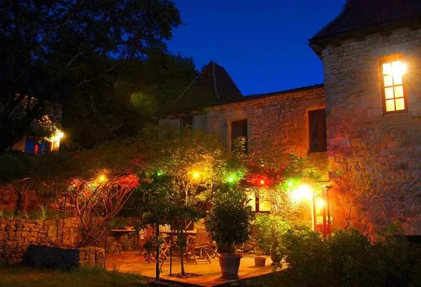 Aamiaismajoitus (B&B) Le Manoir Du Rocher