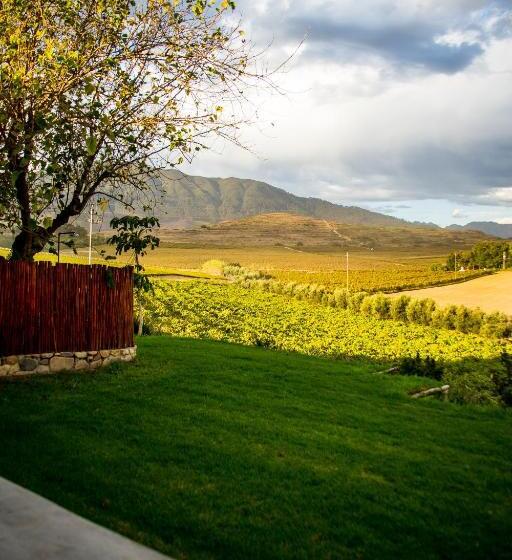 فندق Vineyard Cottage At Bosman Wines