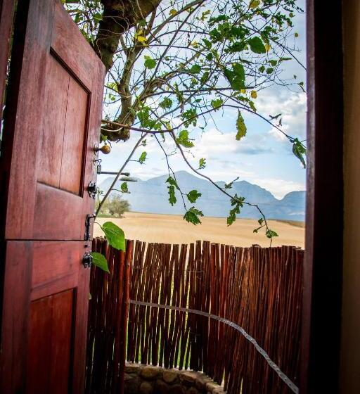 فندق Vineyard Cottage At Bosman Wines