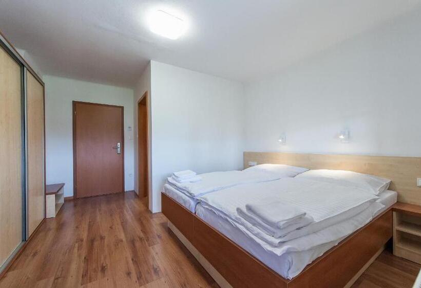 פנסיון Penzion Leknín