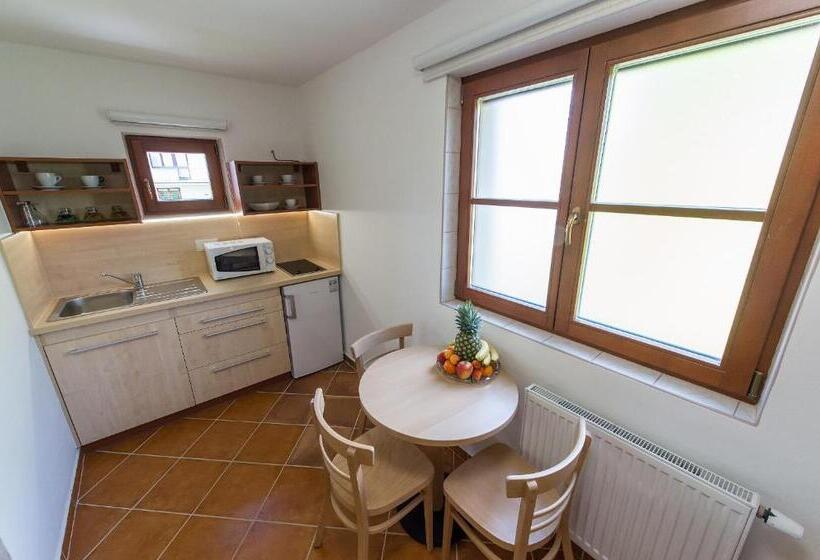 פנסיון Penzion Leknín