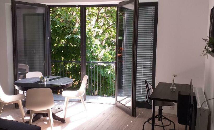 Piacsek Apartmanház